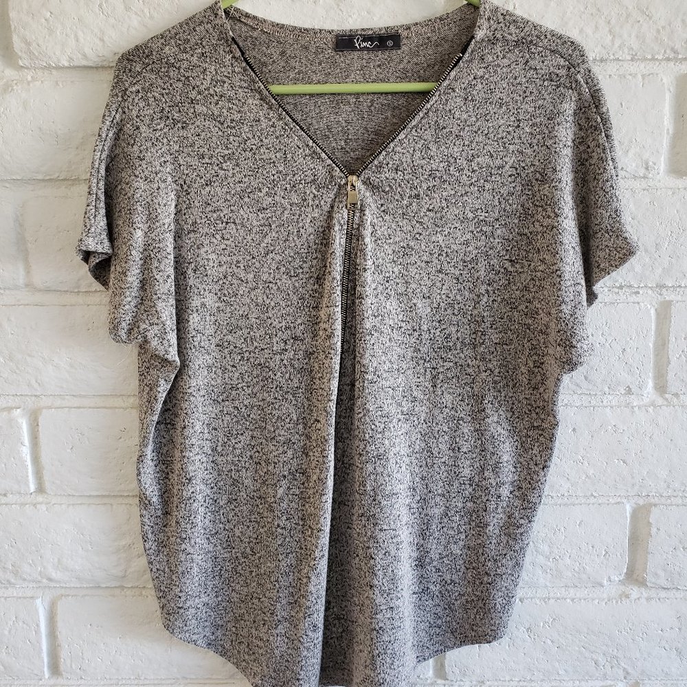 Beige and Black Speckled Knit Short Sleeve Blouse with Gold Zipper Front